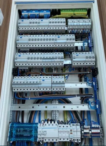 Eletricista Certificado 24 Horas – Instalação e Manutenção Elétrica